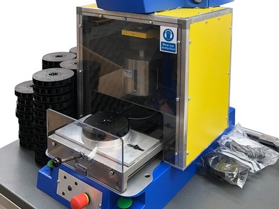 Ultrasonic welding process and machine